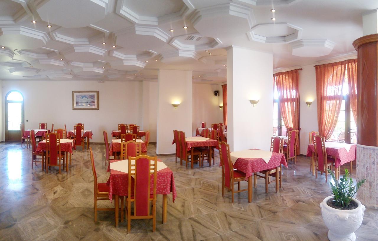 Regina Hotel Vaszilátika Kültér fotó